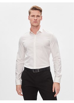 Calvin Klein Koszula K10K112305 Biały Slim Fit ze sklepu MODIVO w kategorii Koszule męskie - zdjęcie 182673981