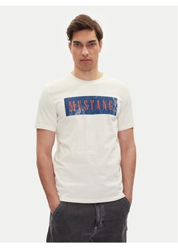 Mustang T-Shirt Austin 1016274 Biały Regular Fit ze sklepu MODIVO w kategorii T-shirty męskie - zdjęcie 182674044