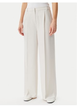 Calvin Klein Spodnie materiałowe Travel Twill K20K208214 Szary Wide Leg ze sklepu MODIVO w kategorii Spodnie damskie - zdjęcie 182674684