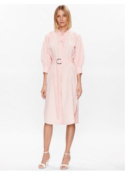 Boss Sukienka 50484828 Różowy Relaxed Fit ze sklepu MODIVO w kategorii Sukienki - zdjęcie 182675002