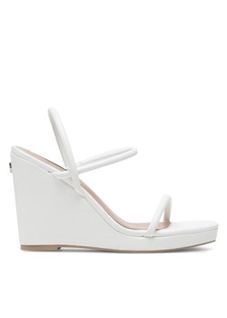 Nine West Sandały WFA2624-1 Biały ze sklepu MODIVO w kategorii Sandały damskie - zdjęcie 182675224
