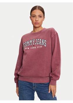 Tommy Jeans Bluza Varsity DW0DW19824 Fioletowy Regular Fit ze sklepu MODIVO w kategorii Bluzy damskie - zdjęcie 182675673