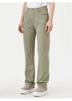 Calvin Klein Jeans Spodnie materiałowe J20J224852 Zielony Straight Fit ze sklepu MODIVO w kategorii Spodnie damskie - zdjęcie 182675710