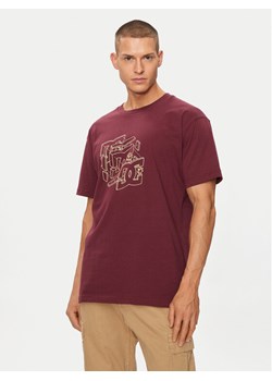 DC T-Shirt Rebuild Hss ADYZT05337 Bordowy Regular Fit ze sklepu MODIVO w kategorii T-shirty męskie - zdjęcie 182676392