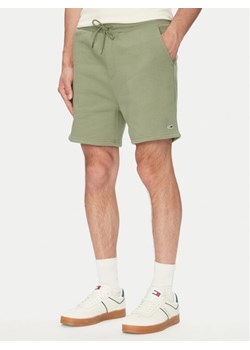 Tommy Jeans Szorty sportowe Flag Beach DM0DM21931 Zielony Regular Fit ze sklepu MODIVO w kategorii Spodenki męskie - zdjęcie 182676543