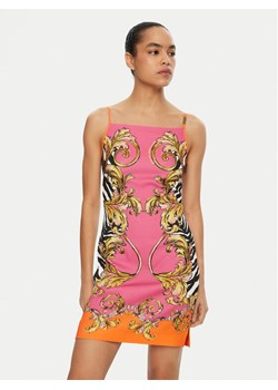 Versace Jeans Couture Sukienka letnia 78HAO9P7 NS651 Różowy Regular Fit ze sklepu MODIVO w kategorii Sukienki - zdjęcie 182676992