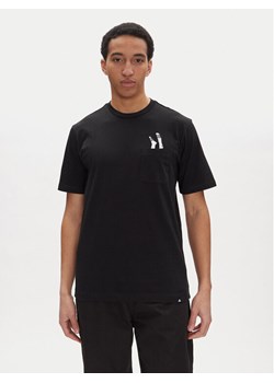 adidas T-Shirt Lounge Slides Graphic Pocket JC5283 Czarny Regular Fit - id: 0000304729379 - marki adidas - 182677463 adidas T-Shirt Lounge Slides Graphic Pocket JC5283 Czarny Regular Fit ze sklepu MODIVO w kategorii T-shirty męskie - zdjęcie 182677463