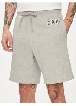 Gap Szorty sportowe 787059-00 Szary Regular Fit ze sklepu MODIVO w kategorii Spodenki męskie - zdjęcie 182677702