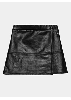 Calvin Klein Jeans Spódnica z imitacji skóry Spacer IG0IG02295 Czarny Regular Fit ze sklepu MODIVO w kategorii Spódnice dziewczęce - zdjęcie 182678291