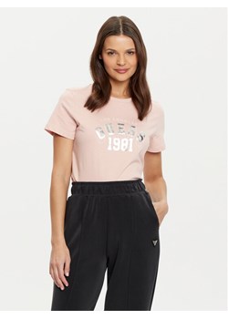Guess T-Shirt V5RI06 I3Z14 Różowy Regular Fit ze sklepu MODIVO w kategorii Bluzki damskie - zdjęcie 182678414
