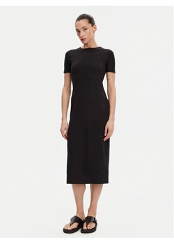 Calvin Klein Sukienka codzienna K20K208299 Czarny Slim Fit ze sklepu MODIVO w kategorii Sukienki - zdjęcie 182678694