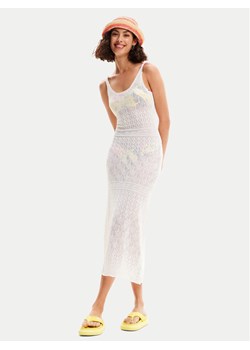 Desigual Sukienka plażowa Kenia 24SWMF02 Biały Regular Fit ze sklepu MODIVO w kategorii Odzież plażowa - zdjęcie 182678702