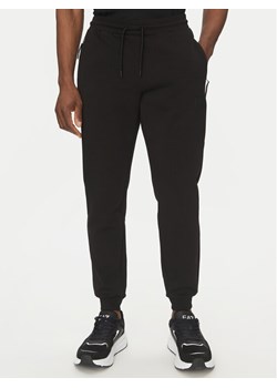 EA7 Emporio Armani Spodnie dresowe 7M000097 AF12116 UC001 Czarny Regular Fit - id: 0000304611759 - marki Emporio Armani - 182679882 EA7 Emporio Armani Spodnie dresowe 7M000097 AF12116 UC001 Czarny Regular Fit ze sklepu MODIVO w kategorii Spodnie męskie - zdjęcie 182679882