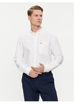 Tommy Jeans Koszula Oxford DM0DM18335 Biały Regular Fit ze sklepu MODIVO w kategorii Koszule męskie - zdjęcie 182679883