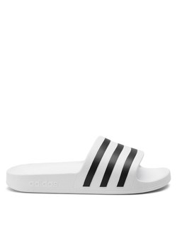 adidas Klapki adilette Aqua F35539 Biały ze sklepu MODIVO w kategorii Buty męskie - zdjęcie 182679934