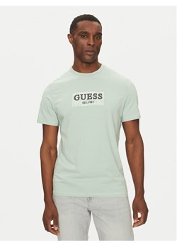 Guess T-Shirt M5GI19 J1314 Zielony Regular Fit ze sklepu MODIVO w kategorii T-shirty męskie - zdjęcie 182680173