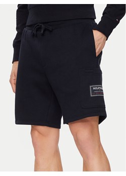Tommy Hilfiger Szorty sportowe Flag Logo Badge MW0MW36145 Granatowy Regular Fit ze sklepu MODIVO w kategorii Spodenki męskie - zdjęcie 182680552