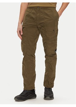 C.P. Company Spodnie materiałowe 18CMPA063A005904G Zielony Regular Fit ze sklepu MODIVO w kategorii Spodnie męskie - zdjęcie 182680563