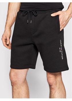 Tommy Hilfiger Szorty sportowe Logo MW0MW22198 Czarny Regular Fit ze sklepu MODIVO w kategorii Spodenki męskie - zdjęcie 182681004