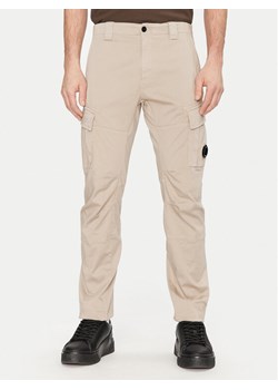 C.P. Company Spodnie materiałowe 18CMPA056A005694G Khaki Regular Fit ze sklepu MODIVO w kategorii Spodnie męskie - zdjęcie 182681742