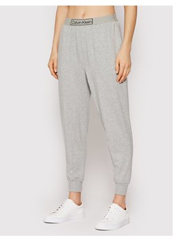 Calvin Klein Underwear Spodnie piżamowe 000QS6802E Szary Regular Fit ze sklepu MODIVO w kategorii Piżamy damskie - zdjęcie 182681743
