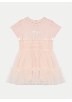Guess Sukienka codzienna A5RK19 K6YW0 Różowy Regular Fit ze sklepu MODIVO w kategorii Sukienki niemowlęce - zdjęcie 182681833