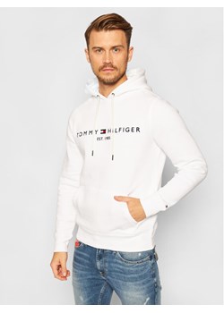 Tommy Hilfiger Bluza Logo MW0MW11599 Biały Regular Fit ze sklepu MODIVO w kategorii Bluzy męskie - zdjęcie 182681923