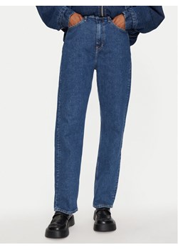Calvin Klein Jeans Jeansy J20J224033 Granatowy Straight Fit ze sklepu MODIVO w kategorii Jeansy damskie - zdjęcie 182682104