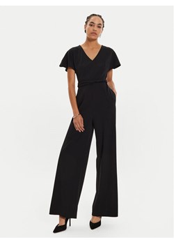 Calvin Klein Kombinezon K20K208335 Czarny Regular Fit ze sklepu MODIVO w kategorii Kombinezony damskie - zdjęcie 182682414