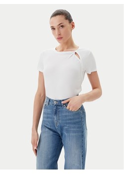 DKNY T-Shirt P51H8APJ Biały Regular Fit ze sklepu MODIVO w kategorii Bluzki damskie - zdjęcie 182682673