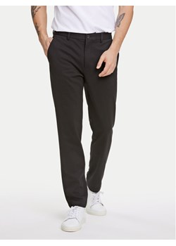 Lindbergh Chinosy 30-006052 Czarny Slim Fit ze sklepu MODIVO w kategorii Spodnie męskie - zdjęcie 182682872