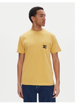 DC T-Shirt ADYZT05377 Żółty Heritage Fit ze sklepu MODIVO w kategorii T-shirty męskie - zdjęcie 182683172