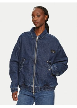 Calvin Klein Jeans Kurtka jeansowa J20J224717 Granatowy Relaxed Fit ze sklepu MODIVO w kategorii Kurtki damskie - zdjęcie 182683391