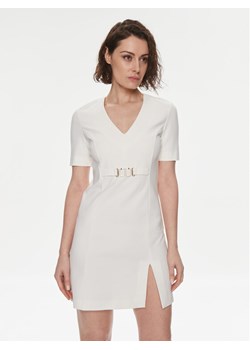 TWINSET Sukienka koktajlowa 241TP2275 Écru Regular Fit ze sklepu MODIVO w kategorii Sukienki - zdjęcie 182684154