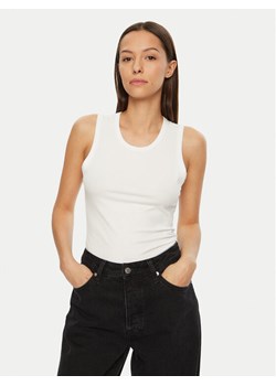Calvin Klein Top K20K208054 Biały Slim Fit ze sklepu MODIVO w kategorii Bluzki damskie - zdjęcie 182684763