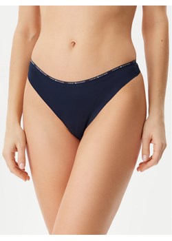 Tommy Hilfiger Stringi UW0UW05214 Granatowy ze sklepu MODIVO w kategorii Majtki damskie - zdjęcie 182685614