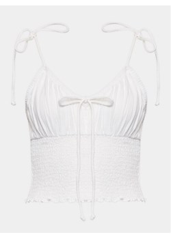 Gina Tricot Top 19928 Biały Regular Fit ze sklepu MODIVO w kategorii Bluzki damskie - zdjęcie 182685812