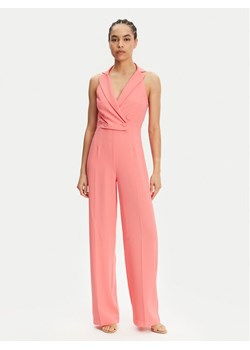 Patrizia Pepe Kombinezon 2T0077/A411-R854 Koralowy Regular Fit ze sklepu MODIVO w kategorii Kombinezony damskie - zdjęcie 182685814
