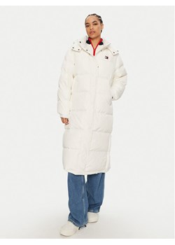 Tommy Jeans Kurtka puchowa Alaska DW0DW18860 Biały Regular Fit ze sklepu MODIVO w kategorii Kurtki damskie - zdjęcie 182686263