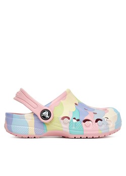 Crocs Klapki BAYA SEASONAL PRINTED CG K 209728-606 Kolorowy ze sklepu MODIVO w kategorii Klapki dziecięce - zdjęcie 182686663