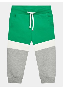 United Colors Of Benetton Spodnie dresowe 3FPPCF03N Szary Regular Fit ze sklepu MODIVO w kategorii Spodnie chłopięce - zdjęcie 182686682