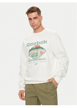Reebok Bluza Classic Court Sport 100075742 Biały Regular Fit ze sklepu MODIVO w kategorii Bluzy męskie - zdjęcie 182687400