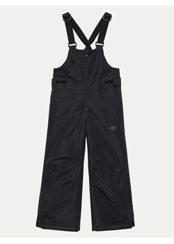 4F Spodnie snowboardowe 4FJWAW24TFTRF664 Czarny Regular Fit ze sklepu MODIVO w kategorii Spodnie chłopięce - zdjęcie 182688284