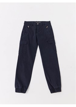Guess Joggery L2RB09 WDD52 Granatowy Regular Fit ze sklepu MODIVO w kategorii Spodnie chłopięce - zdjęcie 182688374