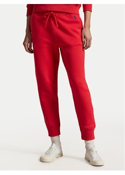 Polo Ralph Lauren Spodnie dresowe 211949978023 Czerwony Tapered Fit ze sklepu MODIVO w kategorii Spodnie damskie - zdjęcie 182689173