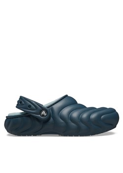 Crocs Klapki Classic Lined Overpuff Clog 210059 Niebieski ze sklepu MODIVO w kategorii Klapki męskie - zdjęcie 182689192