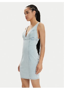 Guess Sukienka jeansowa Aida W4GK63 D4LT0 Błękitny Bodycon Fit ze sklepu MODIVO w kategorii Sukienki - zdjęcie 182689221