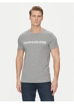 Calvin Klein Jeans T-Shirt Core Institutional Logo J30J307855 Szary Regular Fit ze sklepu MODIVO w kategorii T-shirty męskie - zdjęcie 182689292
