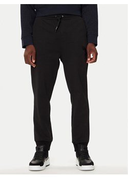 Armani Exchange Spodnie dresowe 6DZPAB ZJKBZ 1200 Czarny Regular Fit ze sklepu MODIVO w kategorii Spodnie męskie - zdjęcie 182689684