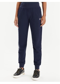 EA7 Emporio Armani Spodnie dresowe 8NTP85 TJTXZ 1554 Granatowy Regular Fit ze sklepu MODIVO w kategorii Spodnie damskie - zdjęcie 182690184